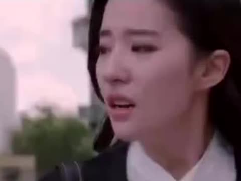 电影中情侣分离的伤感画面,配上陈奕迅的《爱情转移》,莫名伤感